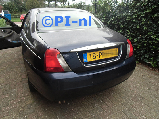 Parkeersensoren (OEM-set H 2023) ingebouwd door PI-nl in een Rover 75 uit 2004. De pieper werd voorin gemonteerd.