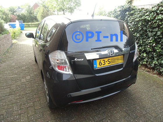 Parkeersensoren (set E 2023) ingebouwd door PI-nl in een Honda Jazz Hybrid uit 2011. De pieper werd voorin gemonteerd.