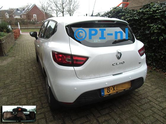 Parkeersensoren (set A 2023) ingebouwd door PI-nl in een Renault Clio met canbus uit 2014. De display werd op de binnenspiegel gemonteerd. Er werden standaard witte sensoren gemonteerd.