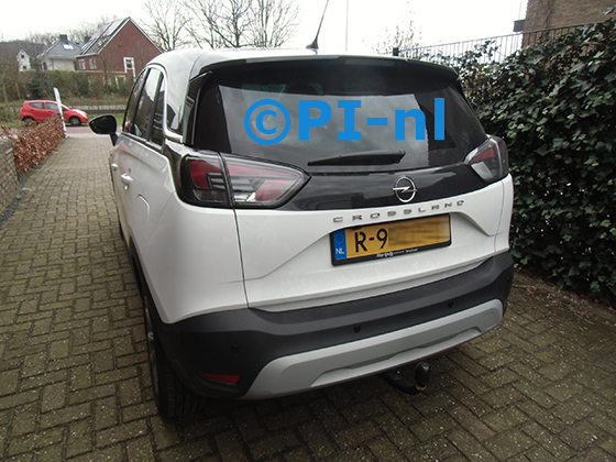 Parkeersensoren (set E 2024) ingebouwd door PI-nl in een Opel Crossland uit 2022. De pieper werd voorin gemonteerd.