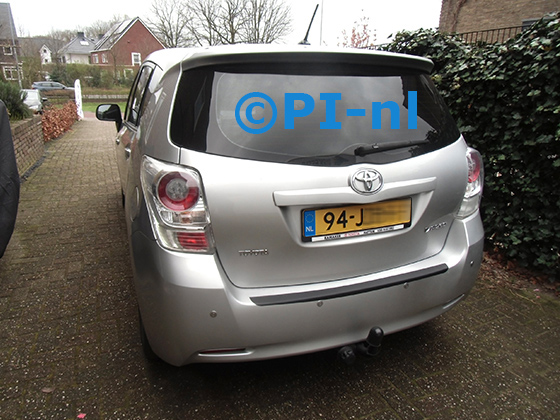 Parkeersensoren (set E 2024) ingebouwd door PI-nl in een Toyota Verso uit 2009. De pieper werd op verzoek achterin gemonteerd. Een kapotte set van een ander merk werd vervangen door een set van PI-nl. Er werden standaard zilveren sensoren gemonteerd.