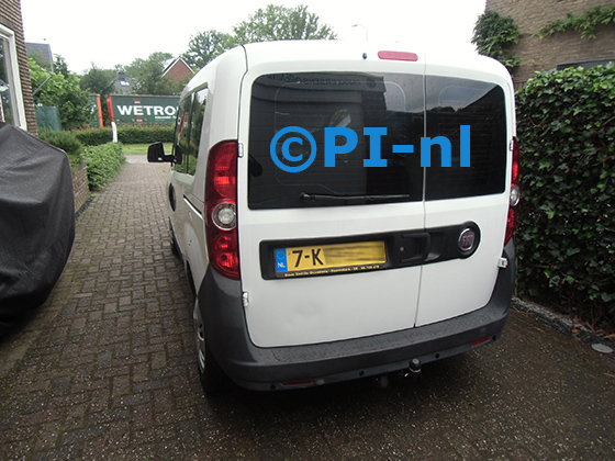 Parkeersensoren (set E 2024) ingebouwd door PI-nl in een Fiat Doblo uit 2013. De pieper werd voorin gemonteerd.