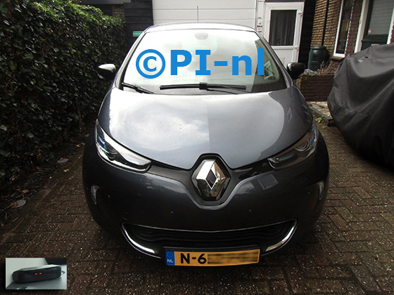 Parkeersensoren (set A 2024) ingebouwd door PI-nl in de voorbumper van een Renault Zoe uit 2017. De display werd linksvoor bij de a-stijl gemonteerd.