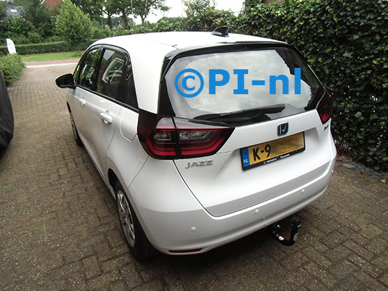Parkeersensoren (set E 2024) ingebouwd door PI-nl in een Honda Jazz Hybrid met canbus uit 2020. De pieper werd op verzoek achterin gemonteerd. Er werden standaard witte sensoren gemonteerd.