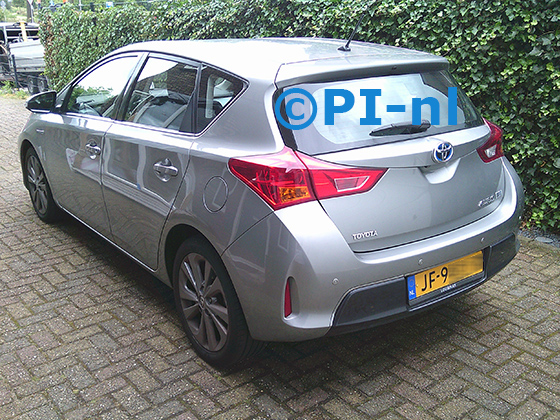 Parkeersensoren (set E 2024) ingebouwd door PI-nl in een Toyota Auris uit 2015. De pieper werd voorin gemonteerd. Er werden standaard zilveren sensoren gemonteerd.