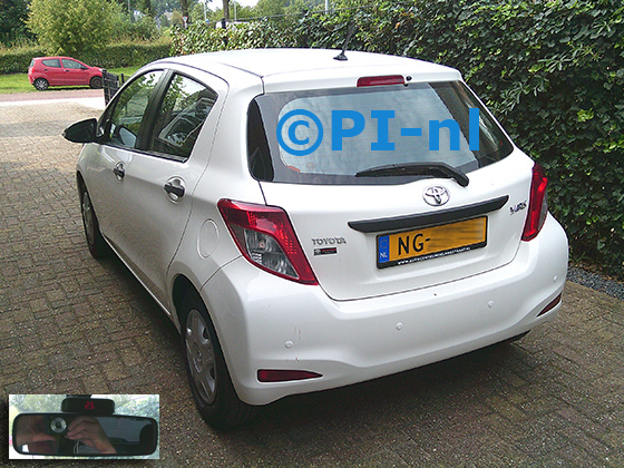 Parkeersensoren (set A 2024) ingebouwd door PI-nl in een Toyota Yaris uit 2012. De display werd op de binnenspiegel gemonteerd. Er werden standaard witte sensoren gemonteerd.