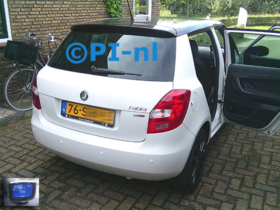 Parkeersensoren (set B 2024) ingebouwd door PI-nl in een Skoda Fabia uit 2012 met canbus. De display werd linksvoor bij de a-stijl gemonteerd. Er werden standaard witte sensoren gemonteerd.