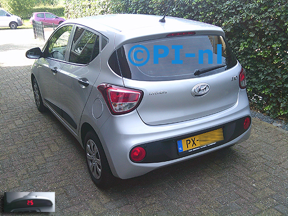 Parkeersensoren (set A 2024) ingebouwd door PI-nl in een Hyundai i10 uit 2018. De display werd linksvoor bij de a-stijl gemonteerd.