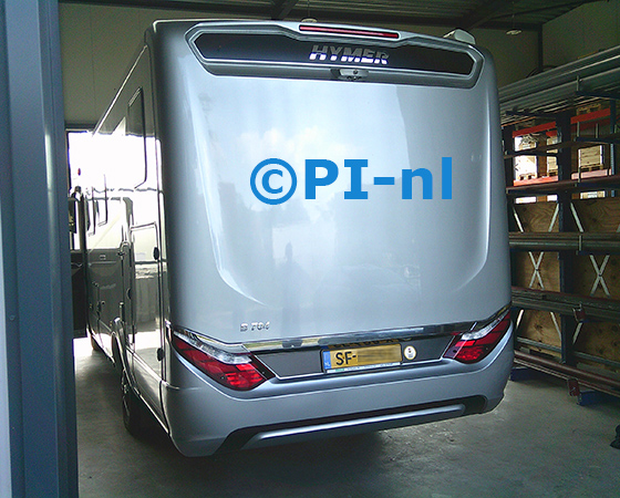 Parkeersensoren (set E 2024) ingebouwd door PI-nl in een Fiat Ducato Hymer B704SL camper met canbus uit 2018. De pieper werd voorin gemonteerd. De sensoren werden in de zwarte strip gemonteerd.