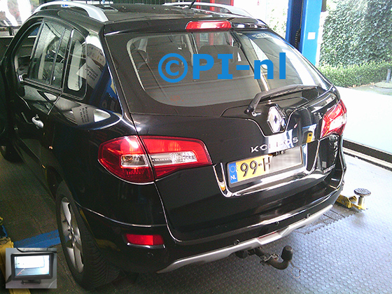 Parkeercamera (set 2024) ingebouwd door PI-nl in een Renault Koleos met canbus uit 2009. De monitor is van de set met bumpercamera.