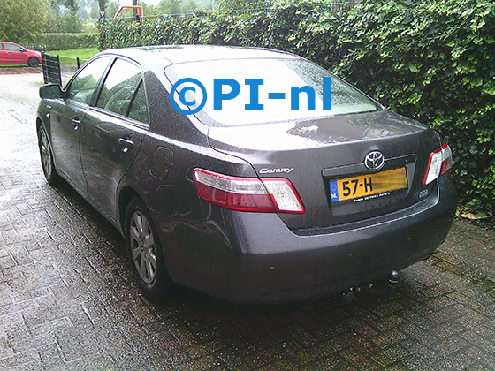 Parkeersensoren (set E 2024) ingebouwd door PI-nl in een Toyota Camry Hybrid met canbus uit 2009. De pieper werd voorin gemonteerd.