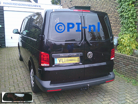 Parkeercamera (camera-set 2024) ingebouwd door PI-nl in een Volkswagen Transporter T6 met canbus uit 2021. De spiegeldisplay is van de set met bumpercamera.