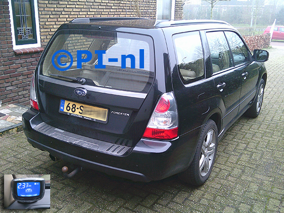 Parkeersensoren (set B 2025) ingebouwd door PI-nl in een Subaru Forester uit 2005. De display werd linksvoor bij de a-stijl gemonteerd.