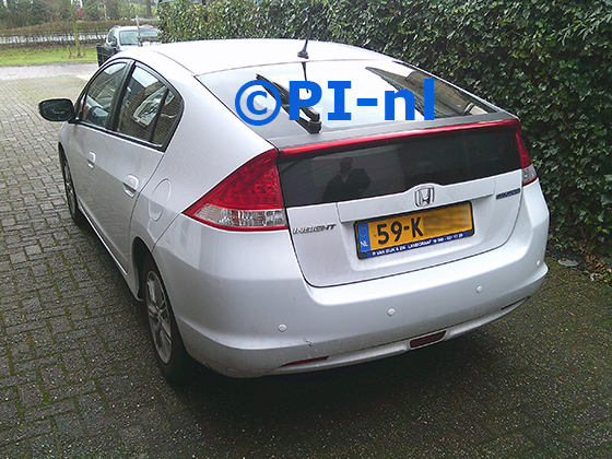 Parkeersensoren (set E 2025) ingebouwd door PI-nl in een Honda Insight uit 2010. De pieper werd voorin gemonteerd. Er werden standaard witte sensoren gemonteerd.