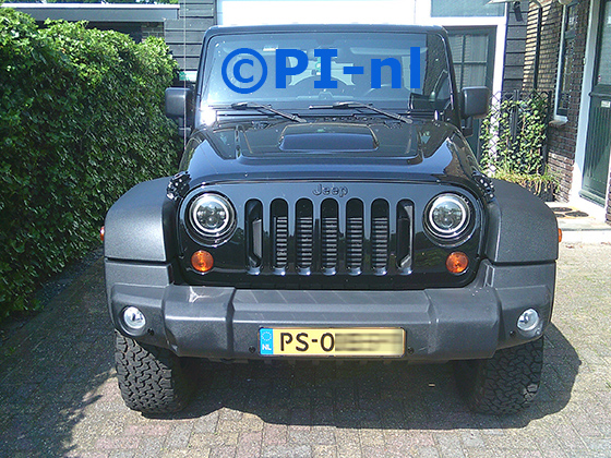 Parkeersensoren (set E 2025) ingebouwd door PI-nl in de voorbumper van een (Chrysler) Jeep Wrangler MOAB uit 2013. De pieper werd voorin gemonteerd.