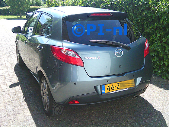 Parkeersensoren (set E 2025) ingebouwd door PI-nl in een Mazda 2 uit 2013. De pieper werd achterin gemonteerd. Een defecte set van een ander merk werd vervangen door een set van PI-nl.