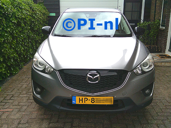 Parkeersensoren (set E 2025) ingebouwd door PI-nl in de voorbumper van een Mazda CX-5 AWD SkyActive uit 2012. De pieper werd voorin gemonteerd. Er werden standaard zilveren sensoren gemonteerd.