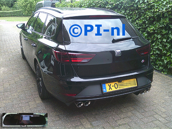 Parkeercamera-set (set F 2025) ingebouwd door PI-nl in een Seat Leon FR ST met canbus uit 2019. De spiegeldisplay is van de set met kentekenplaatcamera.