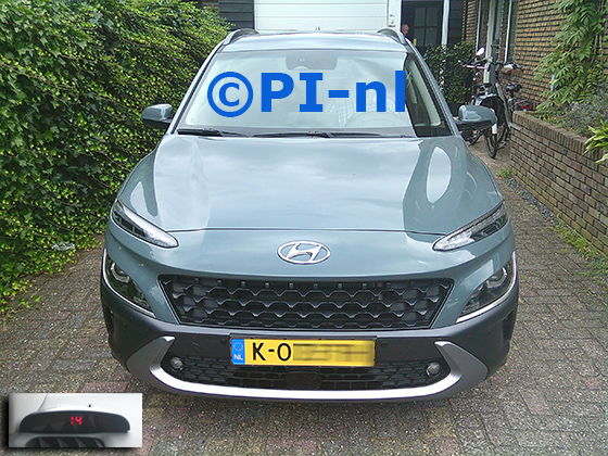 Parkeersensoren (set A 2025) ingebouwd door PI-nl in de voorbumper van een Hyundai Kona Hybrid uit 2021. De display werd linksvoor bij de a-stijl gemonteerd. De sensoren werden antraciet gespoten.