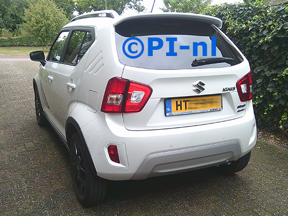 OEM-parkeersensoren (set H 2025) ingebouwd door PI-nl in een Suzuki Ignis Hybrid met canbus uit 2024. De pieper werd voorin gemonteerd.