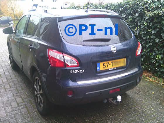 Parkeersensoren (set E 2025) ingebouwd door PI-nl in een Nissan Qashqai uit 2012. De pieper werd voorin gemonteerd.