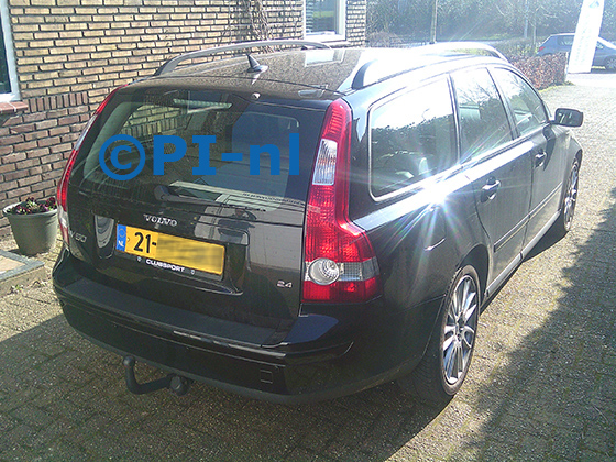 Parkeersensoren (set E 2026) ingebouwd door PI-nl in een Volvo V50 met canbus uit 2005. De pieper werd achterin verstopt.