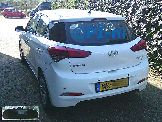 Parkeersensoren (set F 2026) ingebouwd door PI-nl in een Hyundai i20 met canbus uit 2015. De spiegeldisplay is van de set met kentekenplaatcamera en sensoren.
