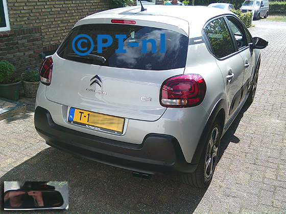 Parkeersensoren (set A 2026) ingebouwd door PI-nl in een Citroen C3 met canbus uit 2023. De display werd op de binnenspiegel gemonteerd.