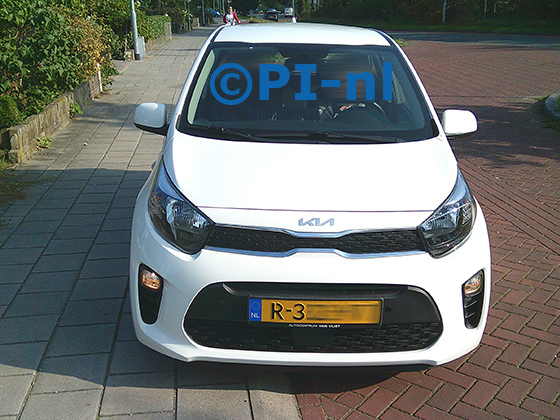 Parkeersensoren (set E 2026) ingebouwd door PI-nl in de voorbumper van een Kia Picanto uit 2022. De pieper werd voorin gemonteerd. Er werden twee zwarte en twee standaard witte sensoren gemonteerd.
