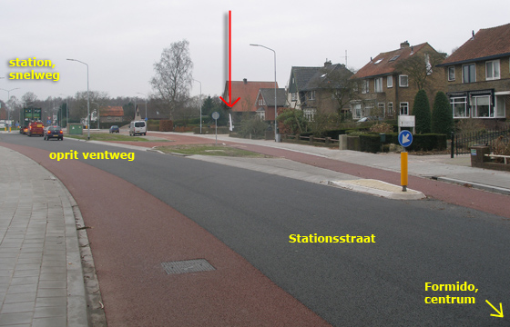 Te ver doorgereden? Of komt u vanaf het centrum, of langs de Formido? Dan draait u hier rechtsaf de rode ventweg op: let op, dit is tevens een fietspad!